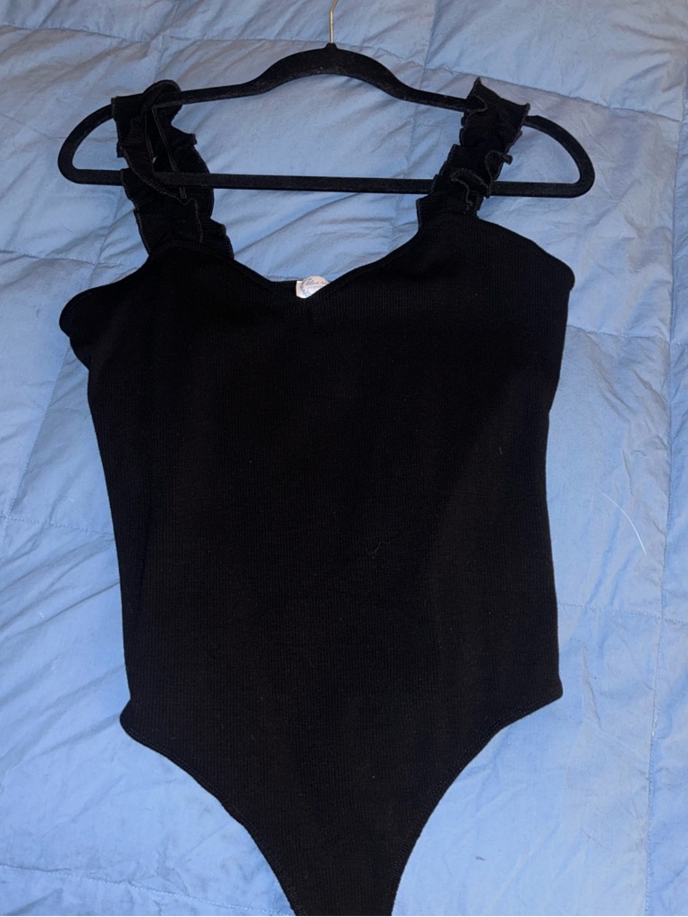 Black Ruffle Strap Ribbed Snap Bodysuit - Picture 3 of 6